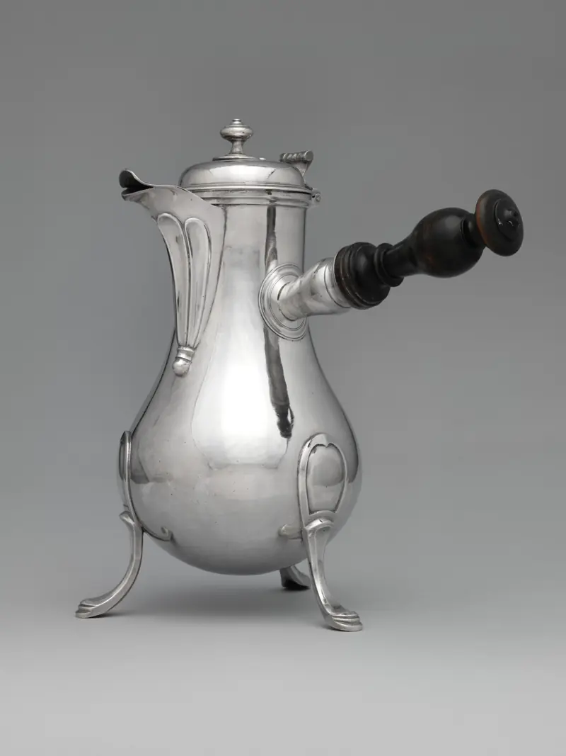 Chocolatière ancienne en argent massif sur trois pieds, orfèvrerie française de 1781
